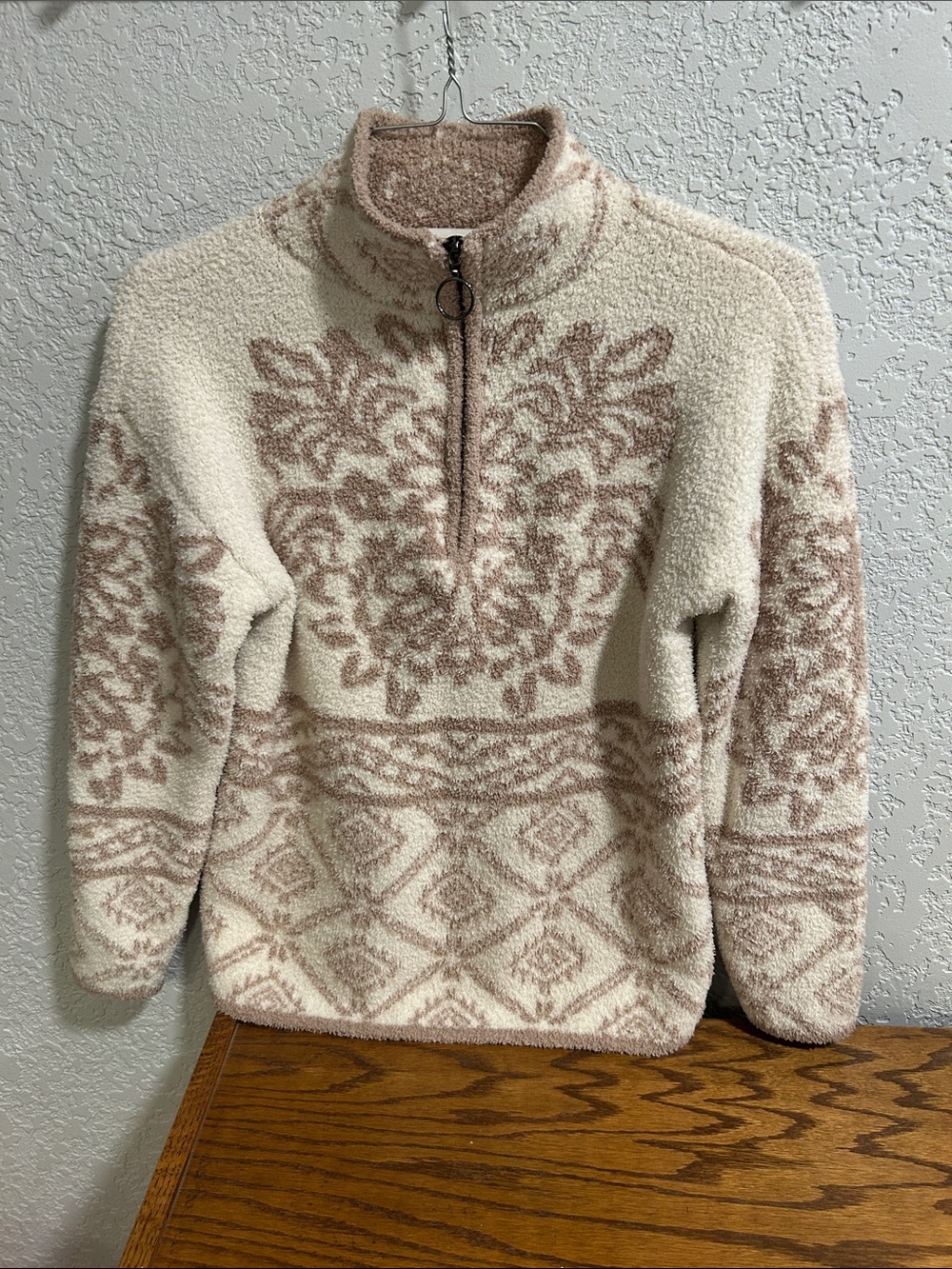Knox Rose Cream and Tan Patterned Sweater S